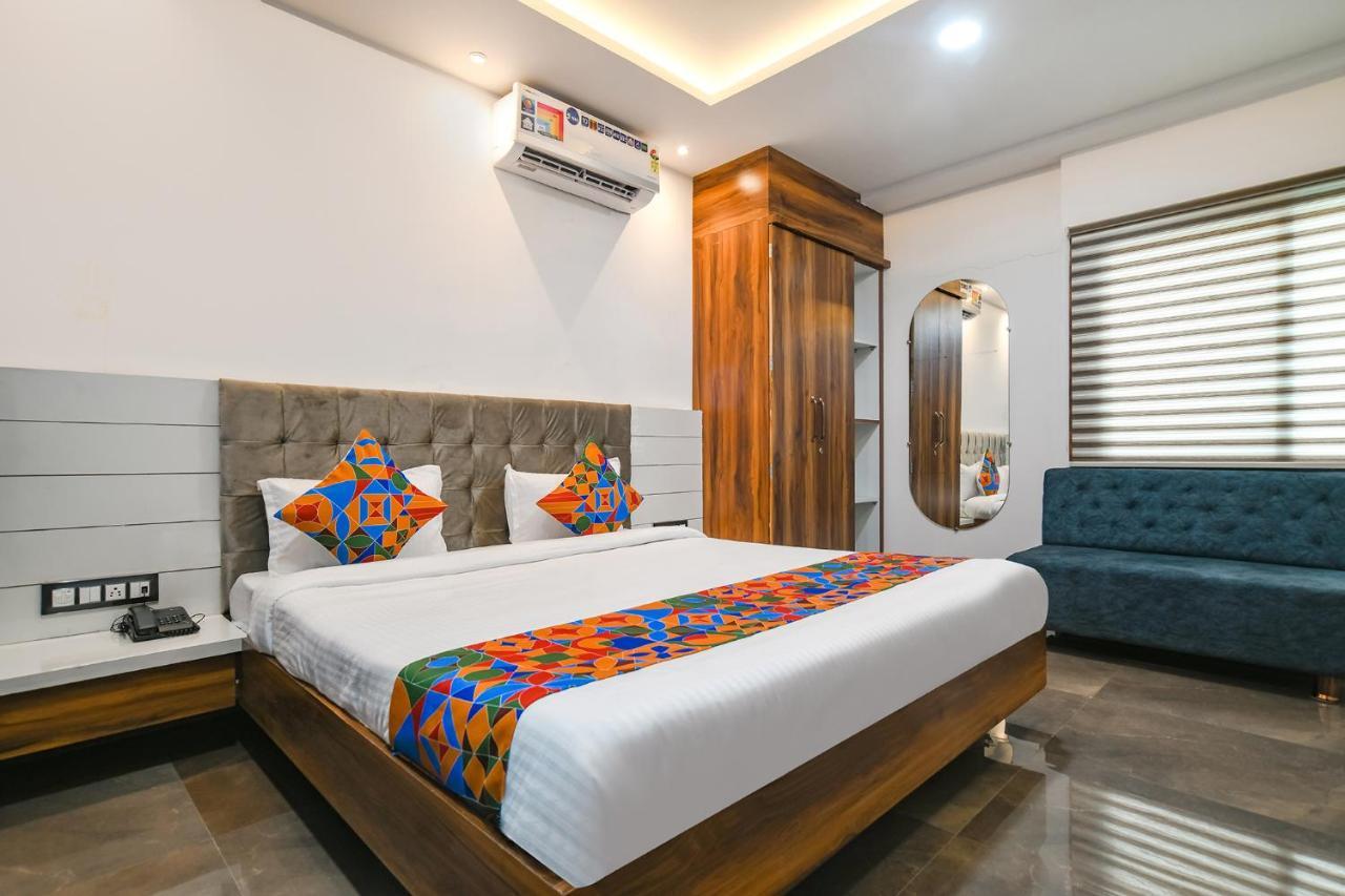 Fabhotel Stay Well Индаур Экстерьер фото