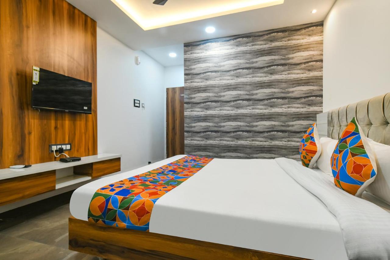 Fabhotel Stay Well Индаур Экстерьер фото